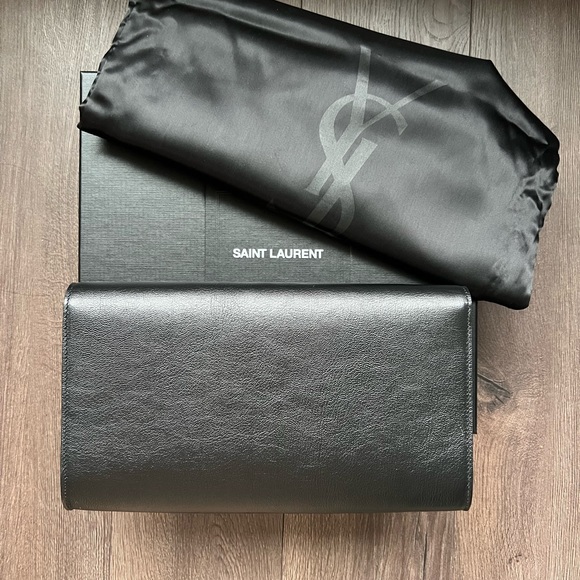 Authentic - NWT - Yves Saint Laurent Chevrette Belle de Jour leather clutch - Picture 5 of 6